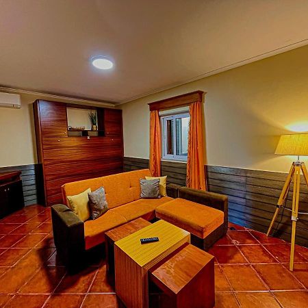 Casinha Dos Cubos Villa Geres Exterior photo