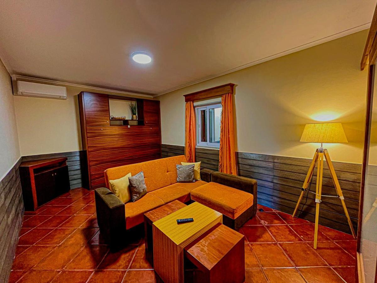 Casinha Dos Cubos Villa Geres Exterior photo